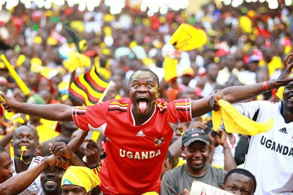 UGANDA-CRANES-FANS